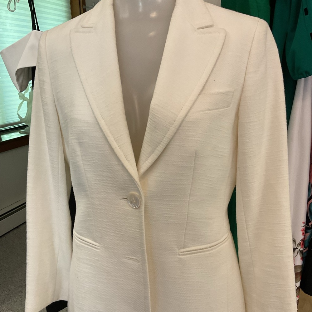 Elegant White Women's Blazer